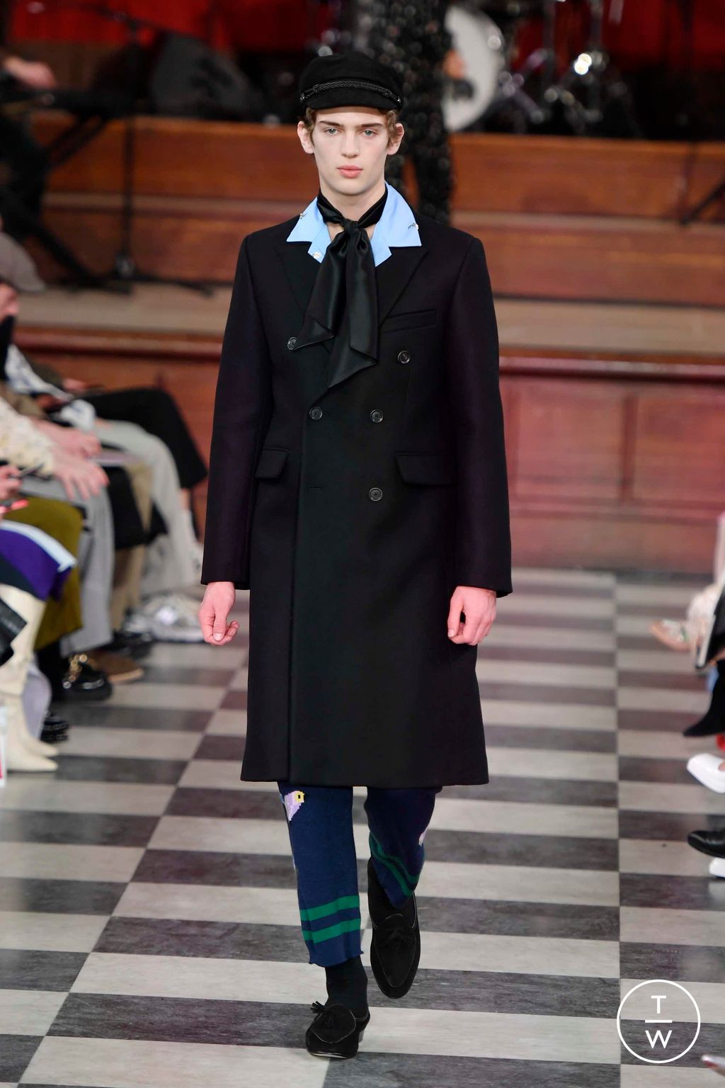 Fashion Week London Fall/Winter 2023 look 21 from the Paul & Joe collection 女装