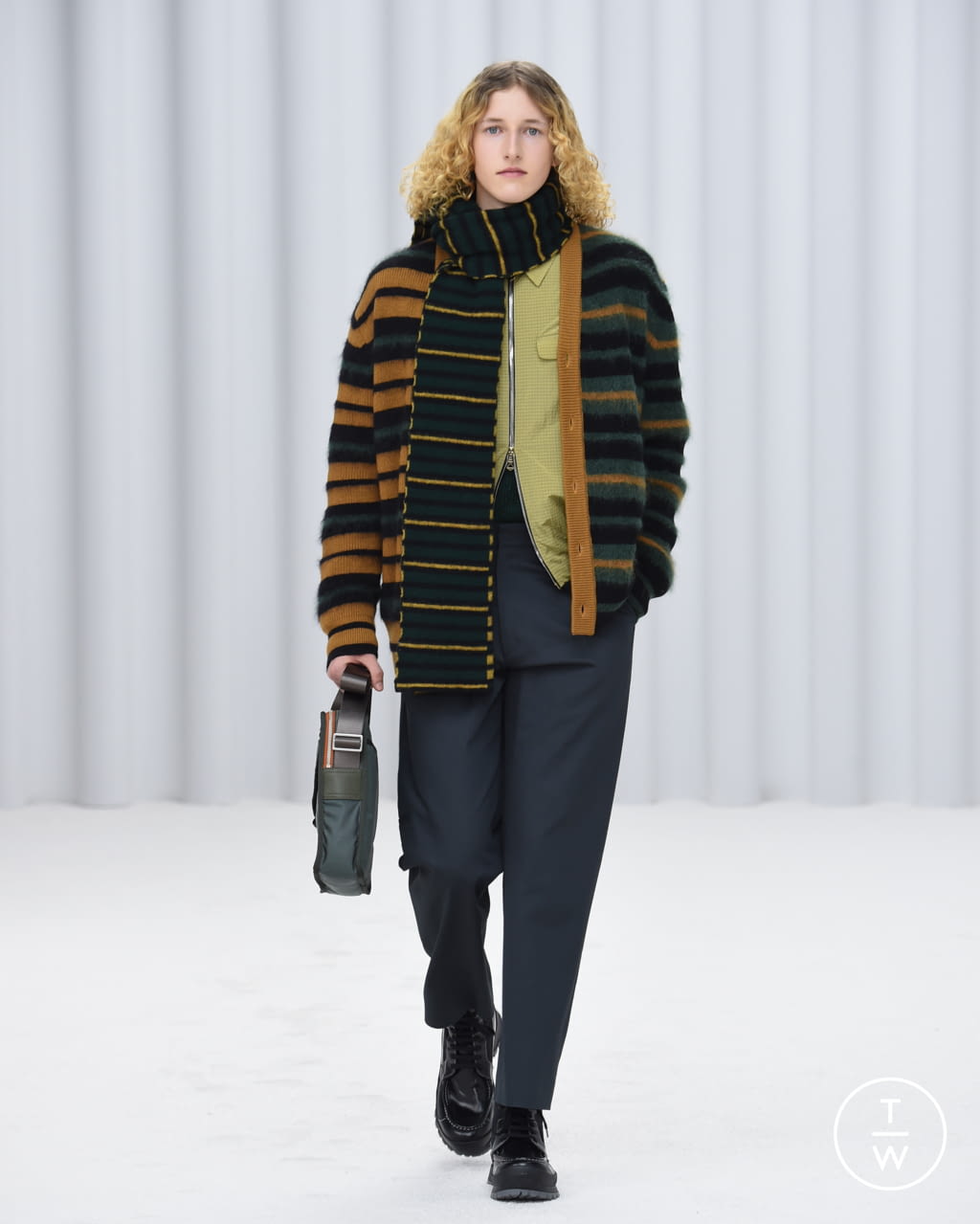 Fashion Week Paris Fall/Winter 2021 look 4 de la collection Paul Smith menswear