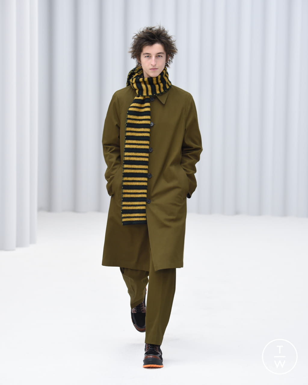 Fashion Week Paris Fall/Winter 2021 look 6 from the Paul Smith collection 男装