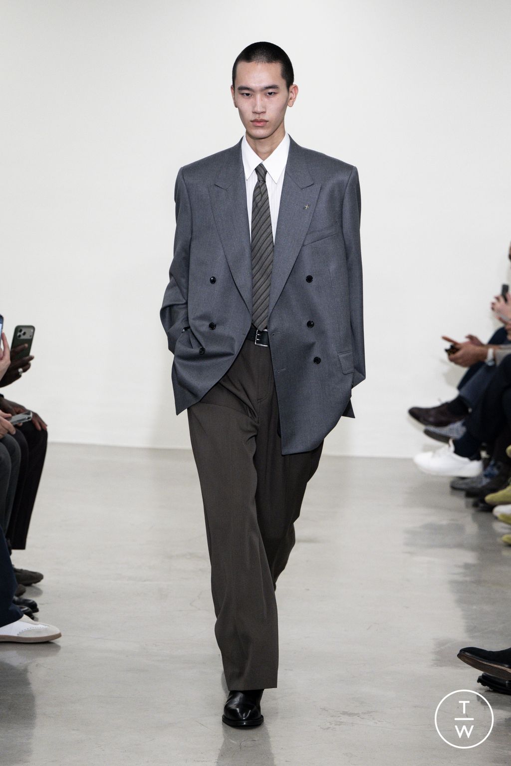 Fashion Week Milan Fall/Winter 2026 look 1 from the Paul Smith collection menswear