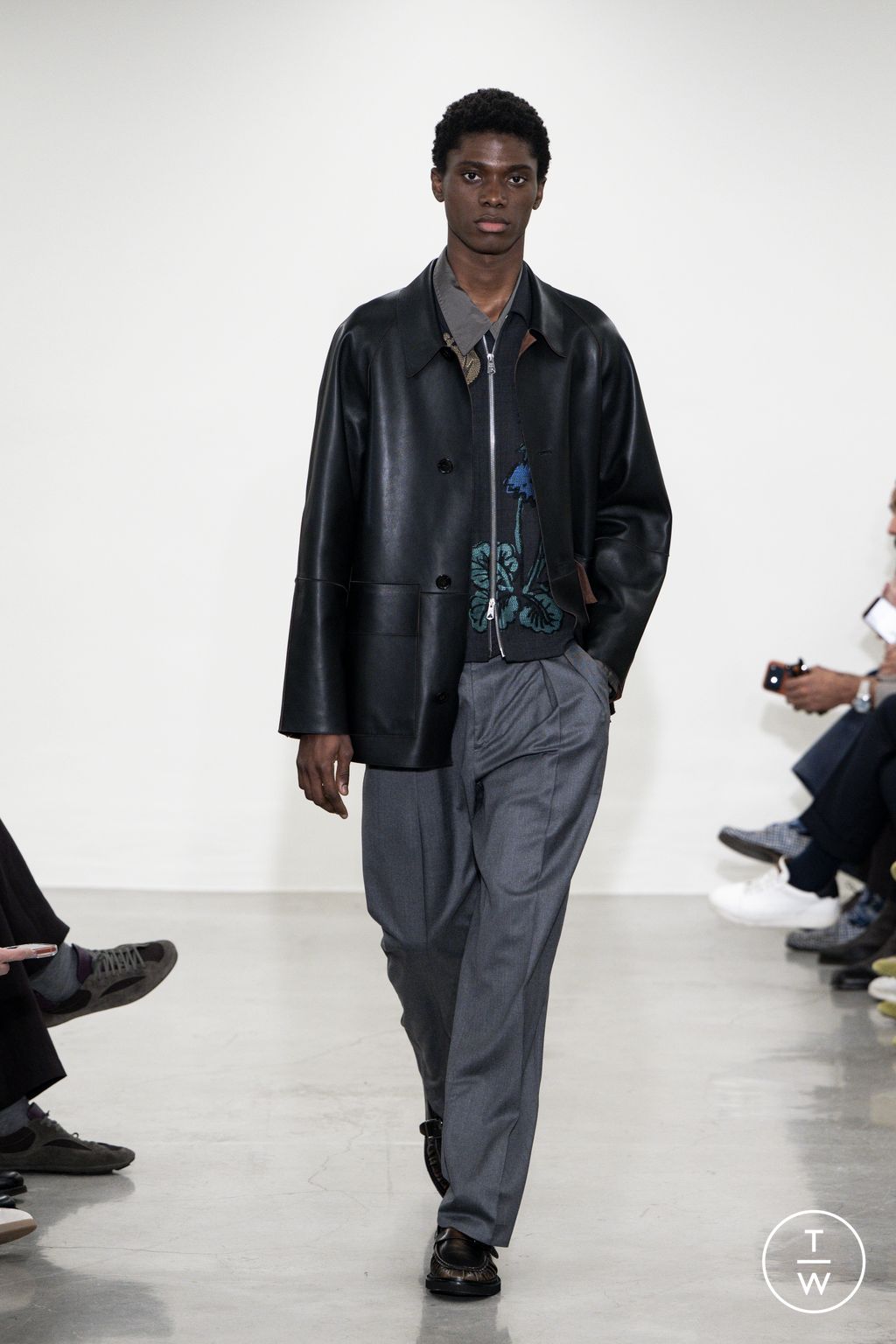 Fashion Week Milan Fall/Winter 2026 look 10 from the Paul Smith collection menswear