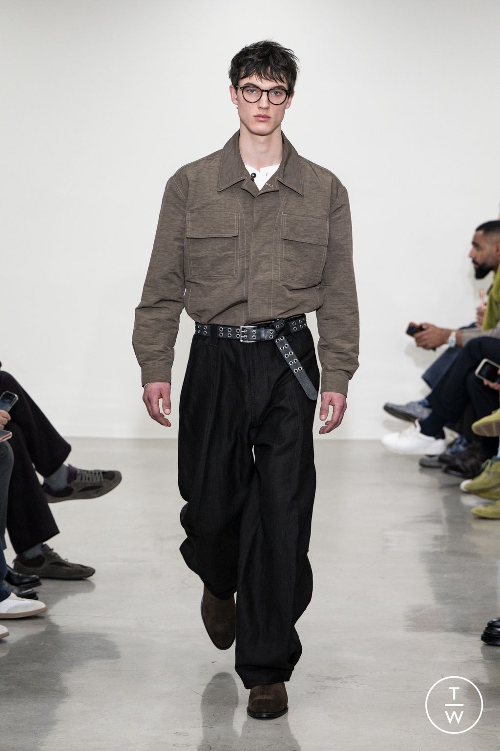 Fashion Week Milan Fall/Winter 2026 look 16 from the Paul Smith collection menswear