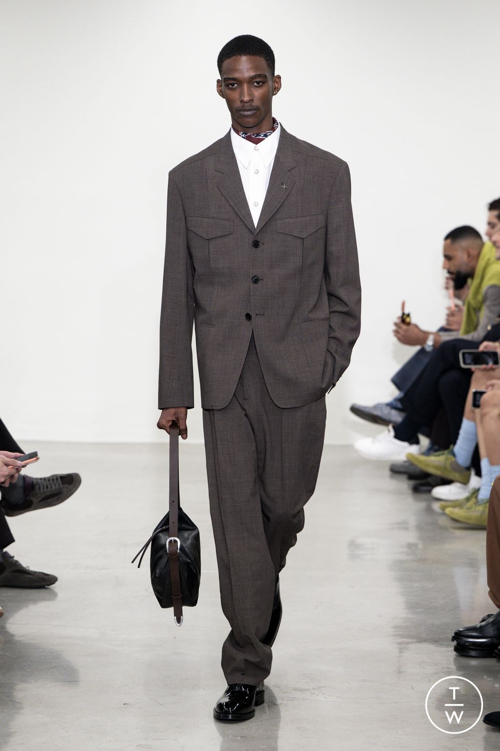 Fashion Week Milan Fall/Winter 2026 look 26 from the Paul Smith collection menswear