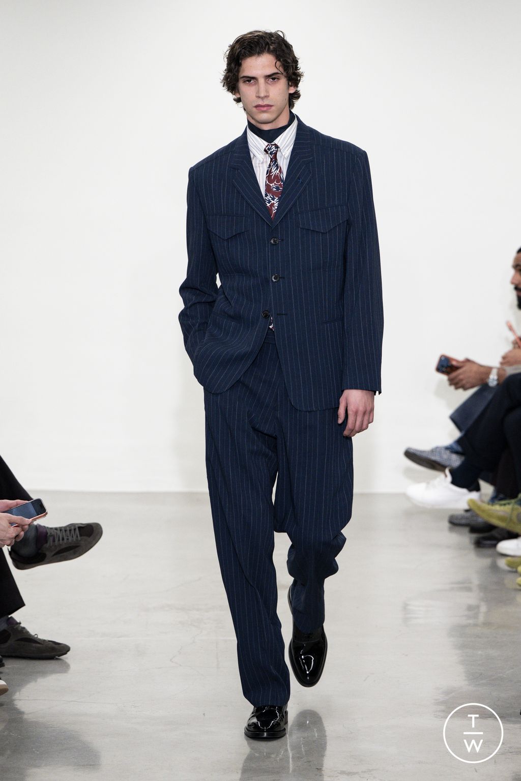 Fashion Week Milan Fall/Winter 2026 look 29 from the Paul Smith collection menswear