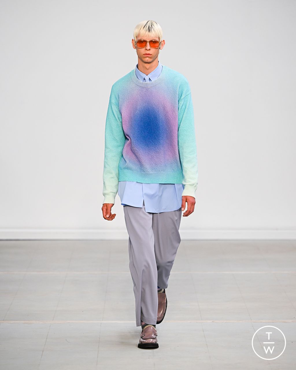 Fashion Week Paris Spring/Summer 2023 look 1 from the Paul Smith collection menswear