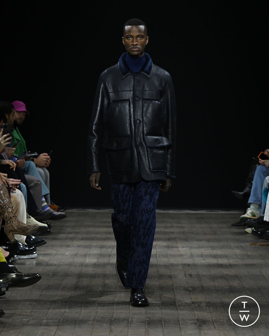 Fashion Week Paris Fall/Winter 2023 look 10 de la collection Paul Smith menswear