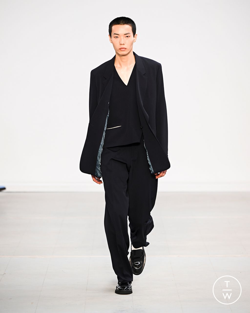 Fashion Week Paris Spring/Summer 2023 look 15 from the Paul Smith collection menswear