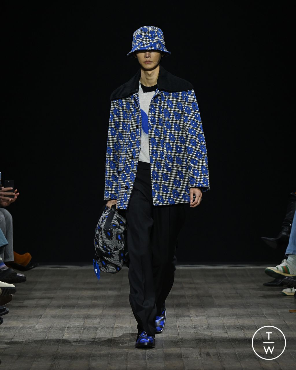 Fashion Week Paris Fall/Winter 2023 look 17 from the Paul Smith collection 男装