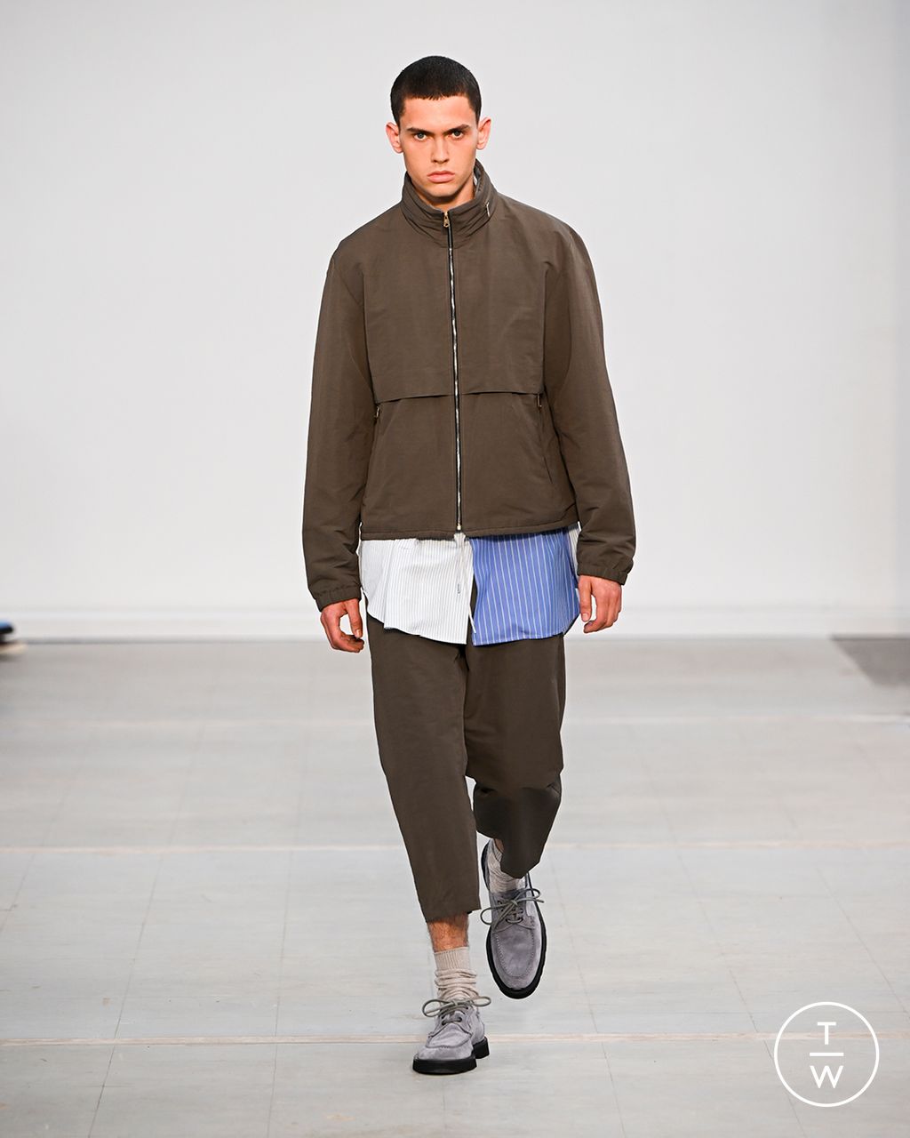 Fashion Week Paris Spring/Summer 2023 look 21 from the Paul Smith collection 男装