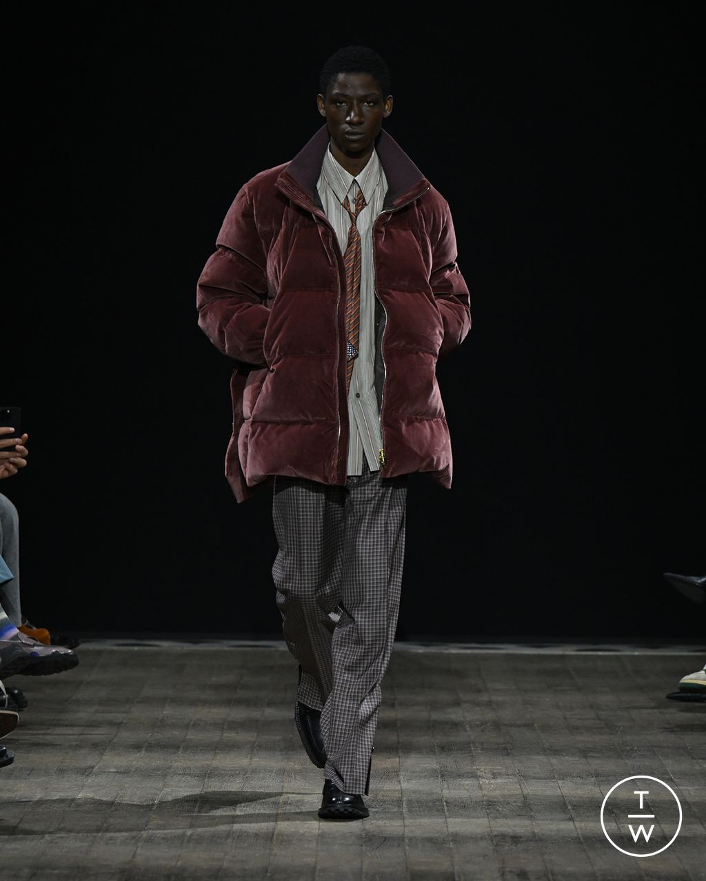 Fashion Week Paris Fall/Winter 2023 look 22 from the Paul Smith collection menswear