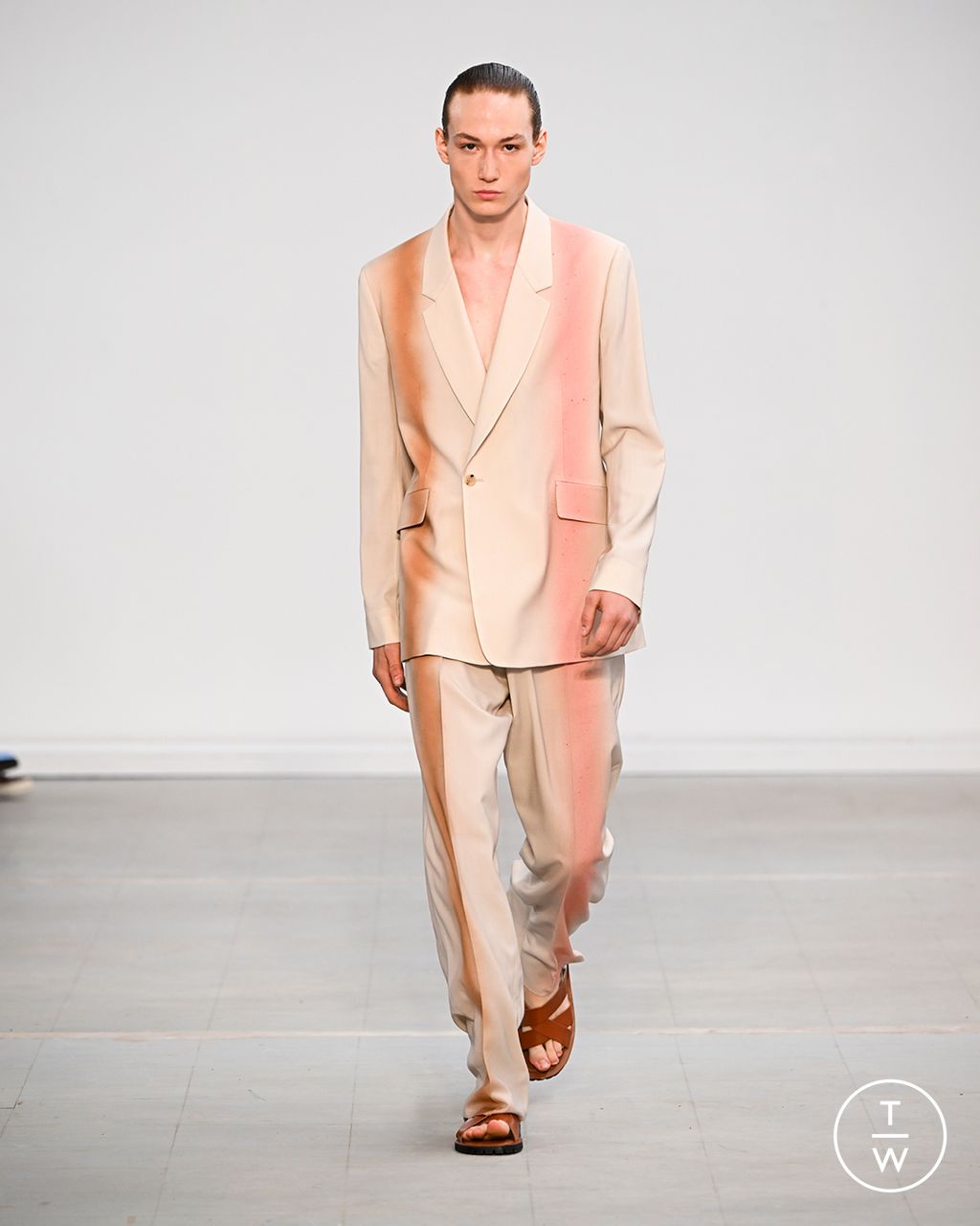 Fashion Week Paris Spring/Summer 2023 look 24 from the Paul Smith collection 男装