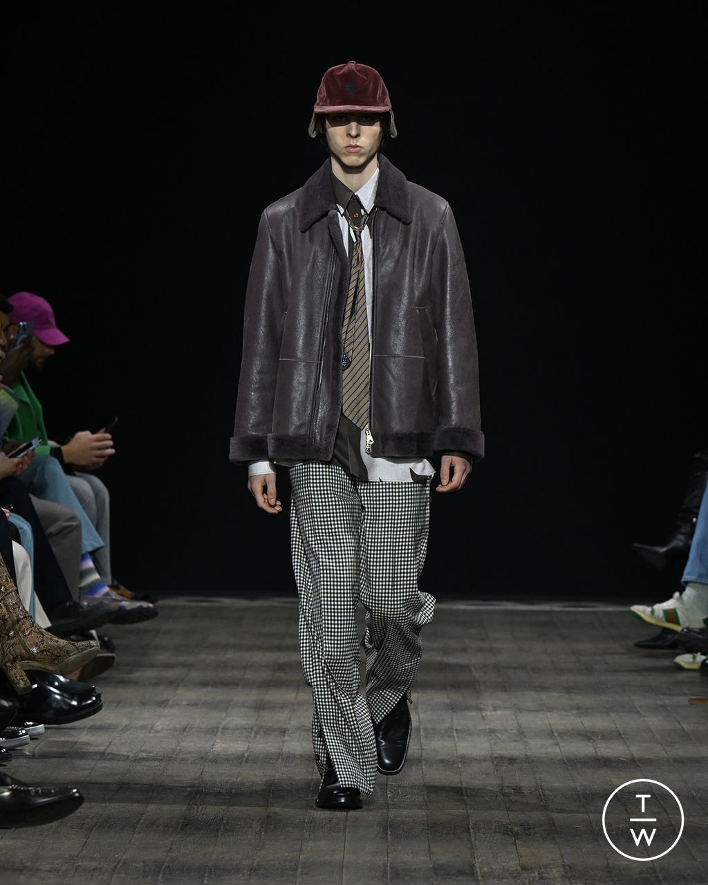 Fashion Week Paris Fall/Winter 2023 look 25 from the Paul Smith collection menswear