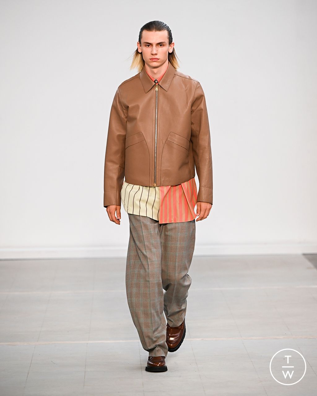 Fashion Week Paris Spring/Summer 2023 look 29 from the Paul Smith collection 男装