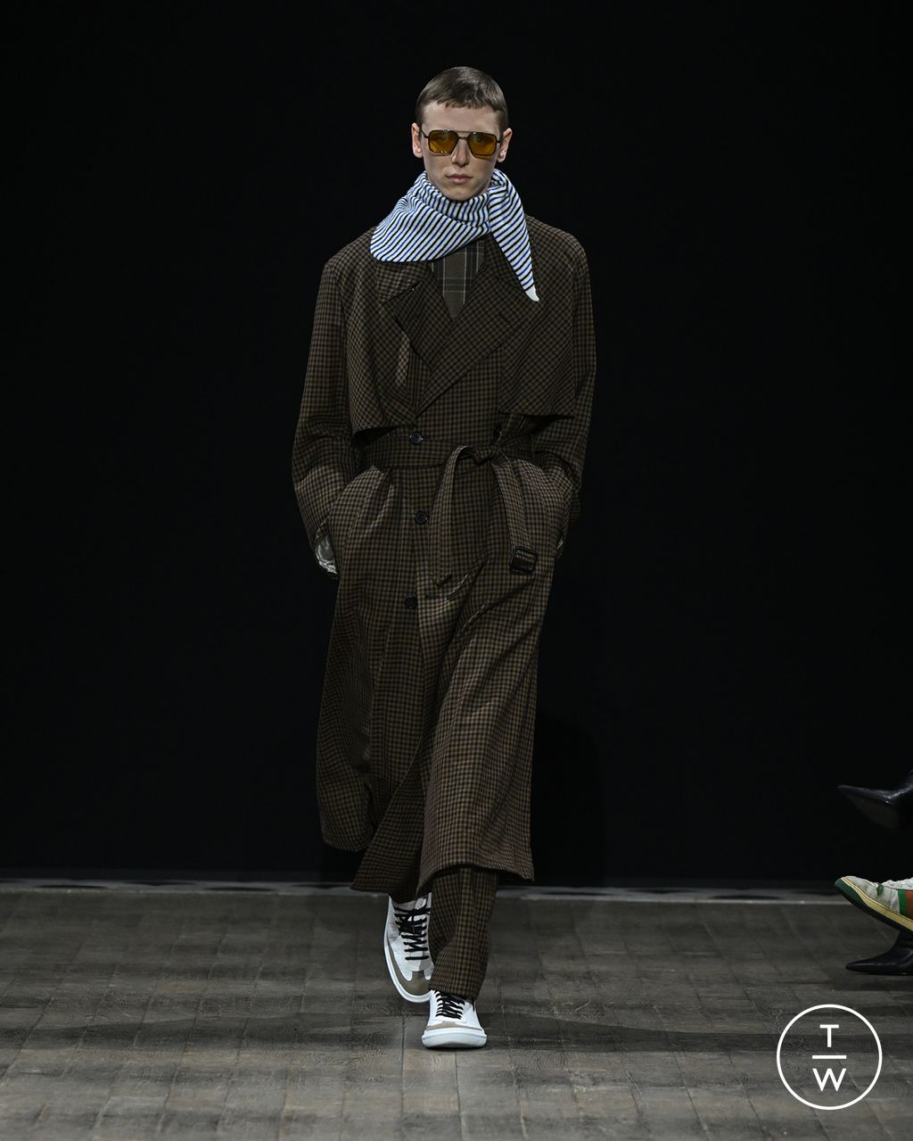 Fashion Week Paris Fall/Winter 2023 look 35 from the Paul Smith collection menswear