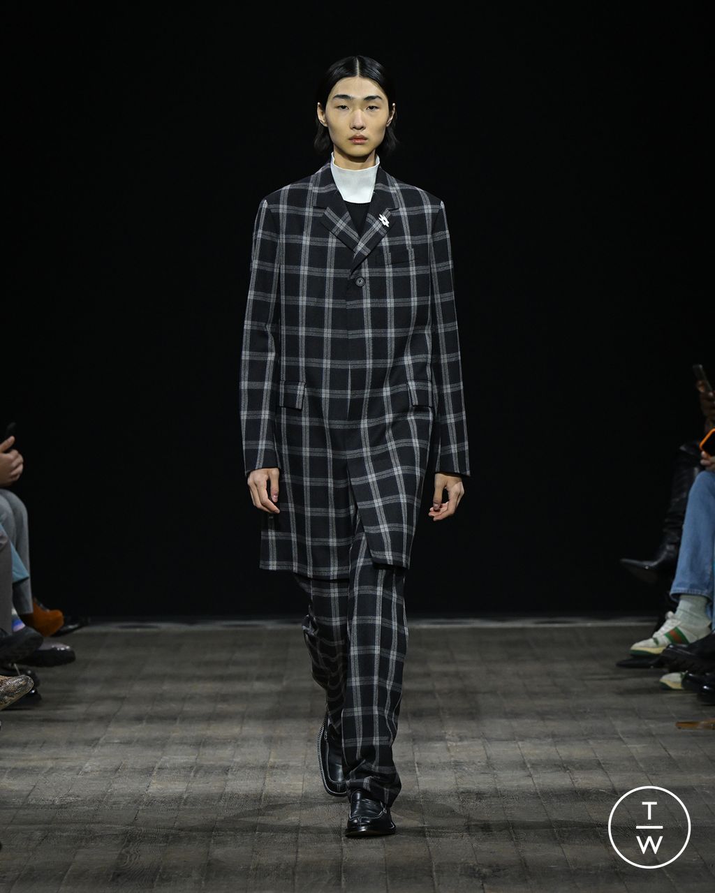 Fashion Week Paris Fall/Winter 2023 look 5 from the Paul Smith collection menswear