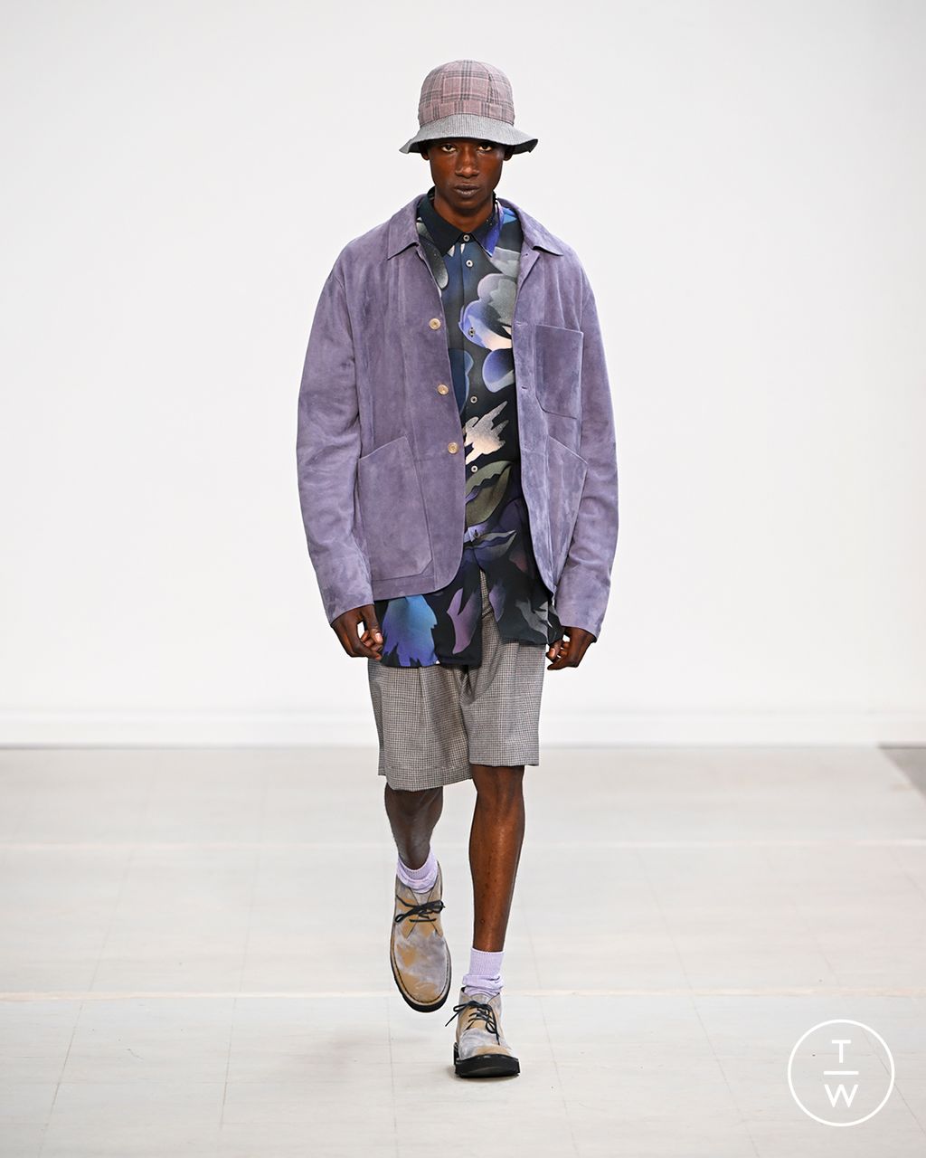 Fashion Week Paris Spring/Summer 2023 look 8 from the Paul Smith collection menswear