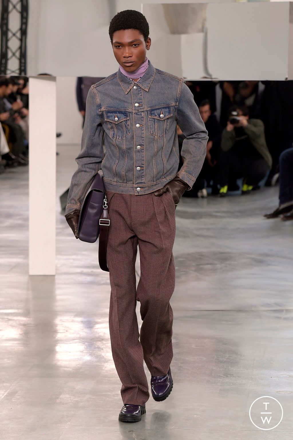 Fashion Week Paris Fall/Winter 2024 look 11 de la collection Paul Smith menswear