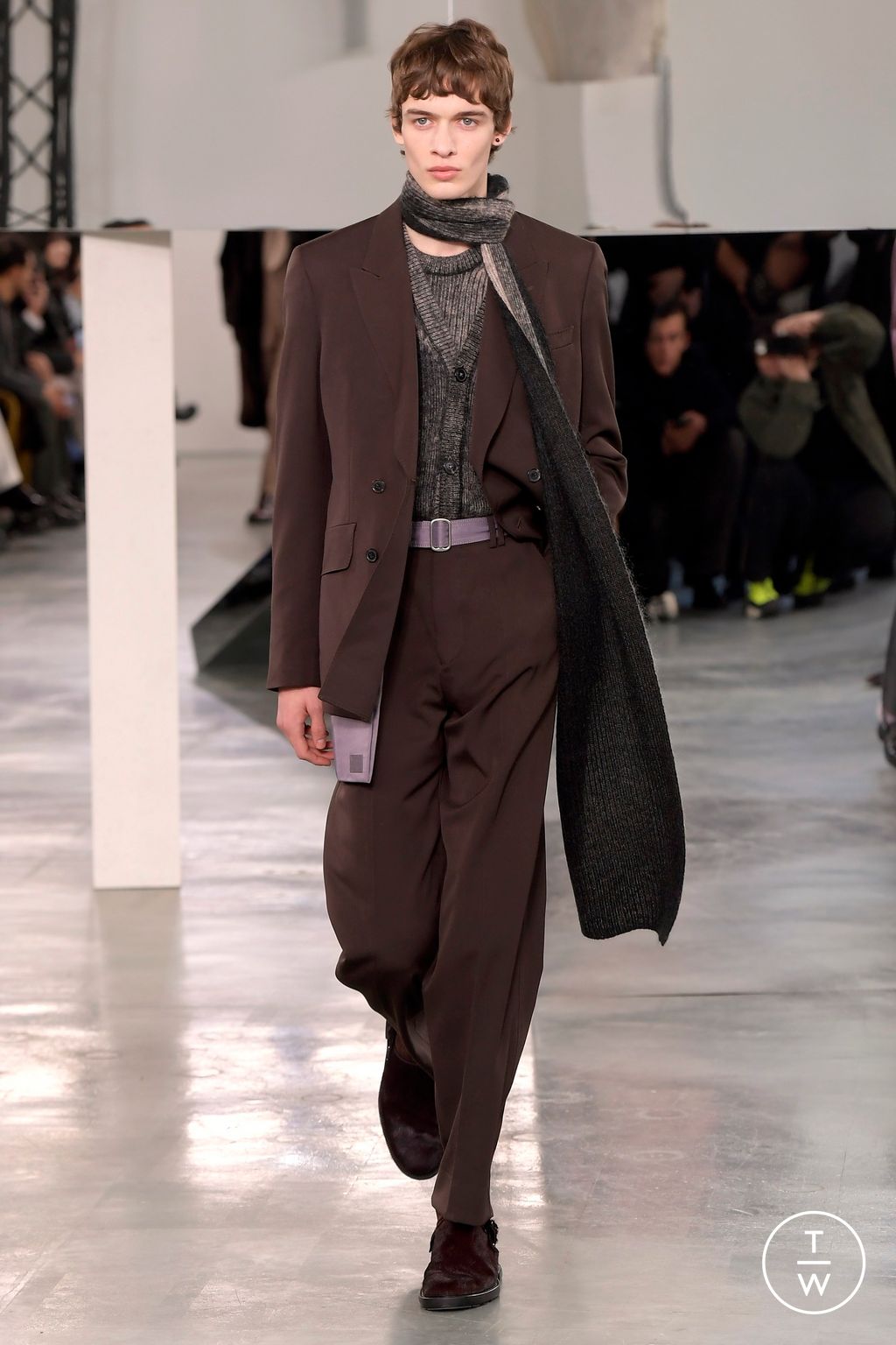 Fashion Week Paris Fall/Winter 2024 look 13 from the Paul Smith collection menswear