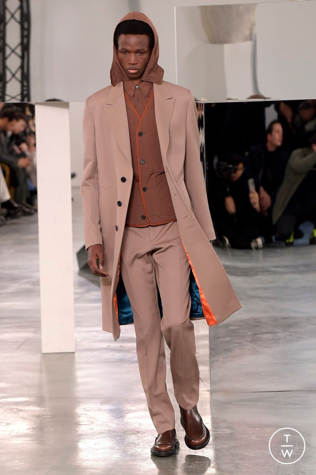 Fashion Week Paris Fall/Winter 2024 look 17 from the Paul Smith collection menswear