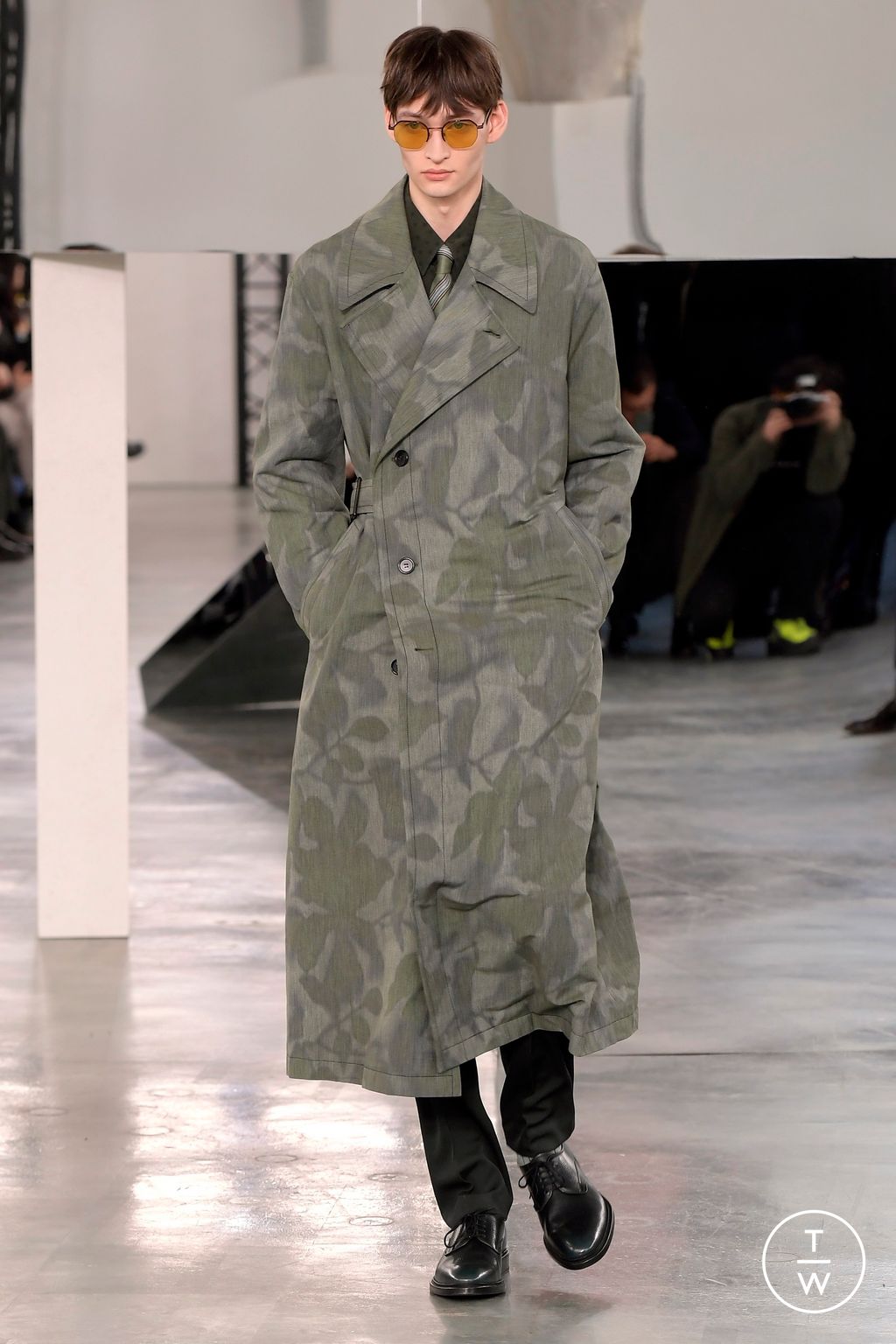 Fashion Week Paris Fall/Winter 2024 look 25 de la collection Paul Smith menswear