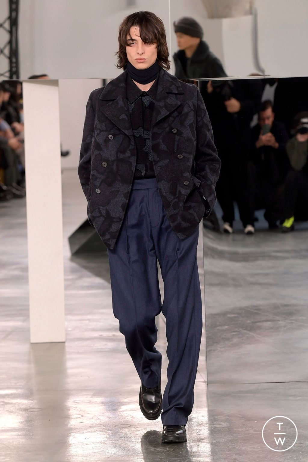 Fashion Week Paris Fall/Winter 2024 look 27 from the Paul Smith collection 男装