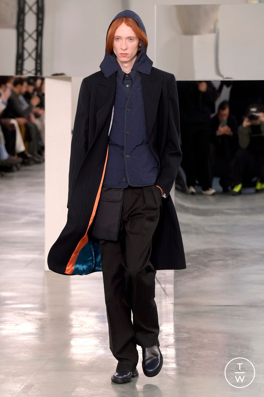 Fashion Week Paris Fall/Winter 2024 look 28 from the Paul Smith collection menswear