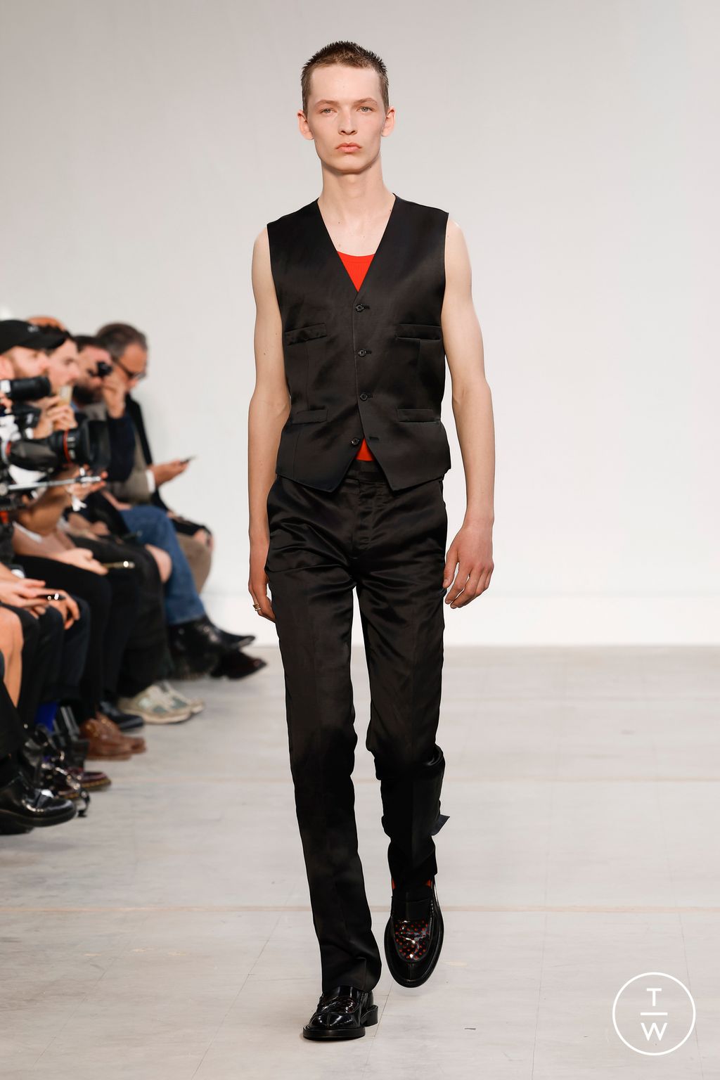 Fashion Week Paris Spring/Summer 2024 look 1 from the Paul Smith collection menswear