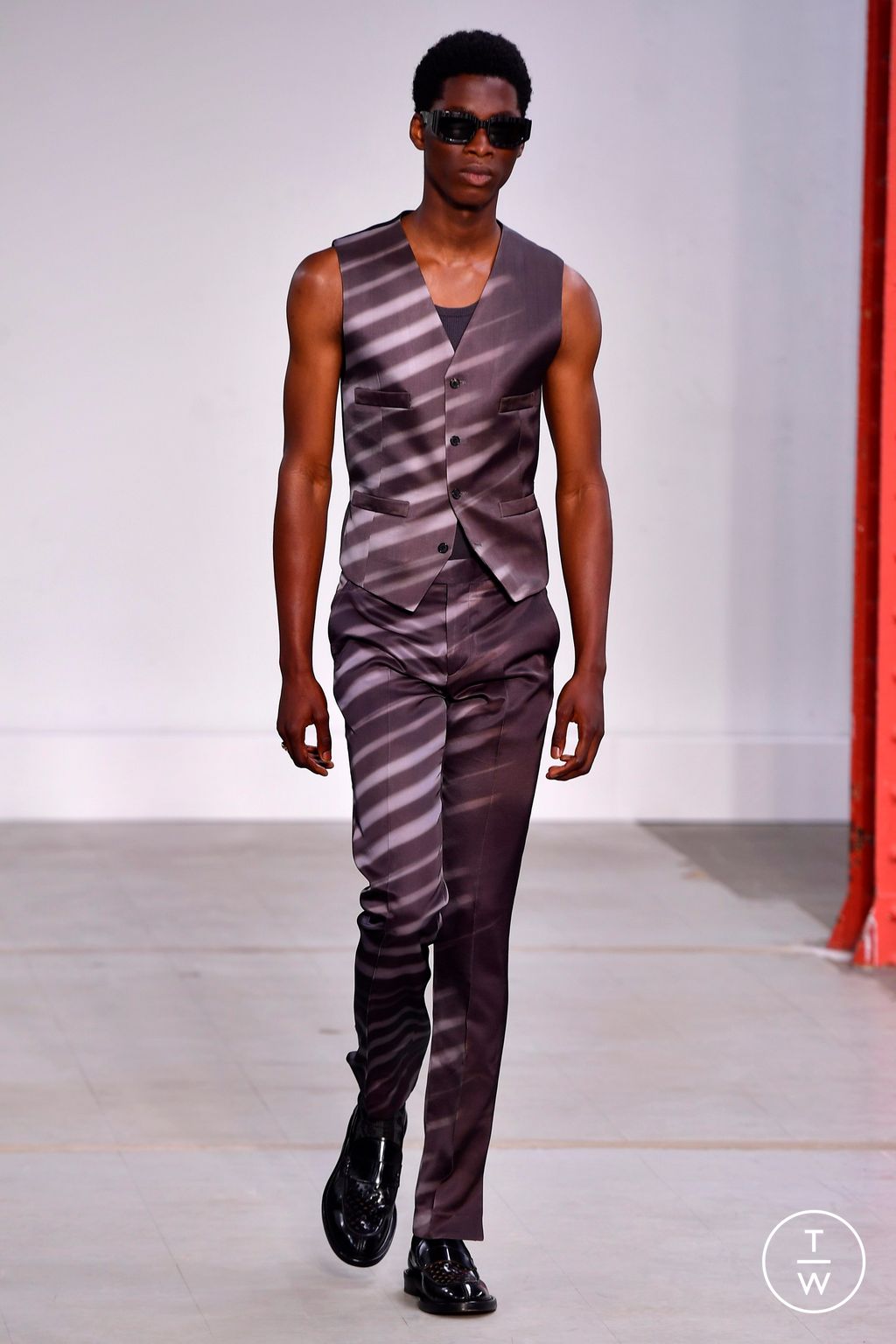 Fashion Week Paris Spring/Summer 2024 look 4 from the Paul Smith collection 男装