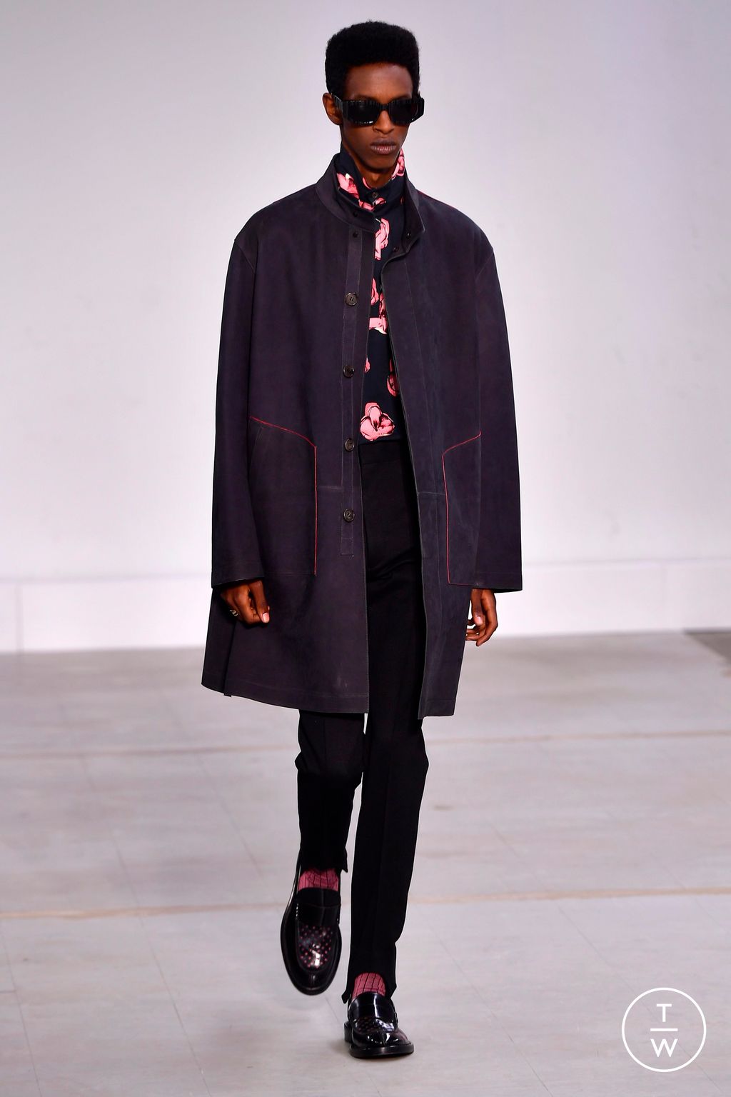 Fashion Week Paris Spring/Summer 2024 look 5 from the Paul Smith collection menswear