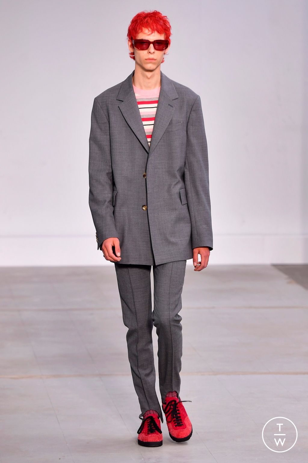 Fashion Week Paris Spring/Summer 2024 look 9 from the Paul Smith collection 男装