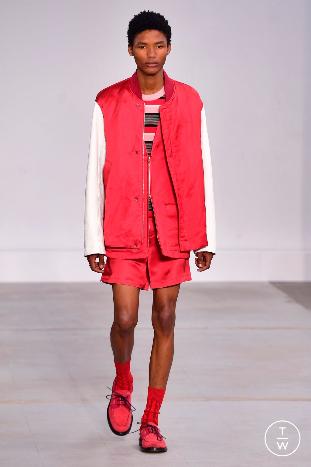 Fashion Week Paris Spring/Summer 2024 look 11 from the Paul Smith collection 男装