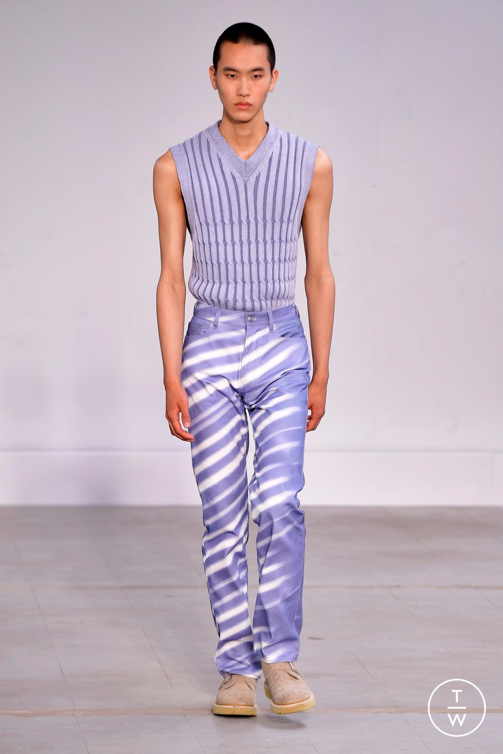 Fashion Week Paris Spring/Summer 2024 look 14 from the Paul Smith collection menswear