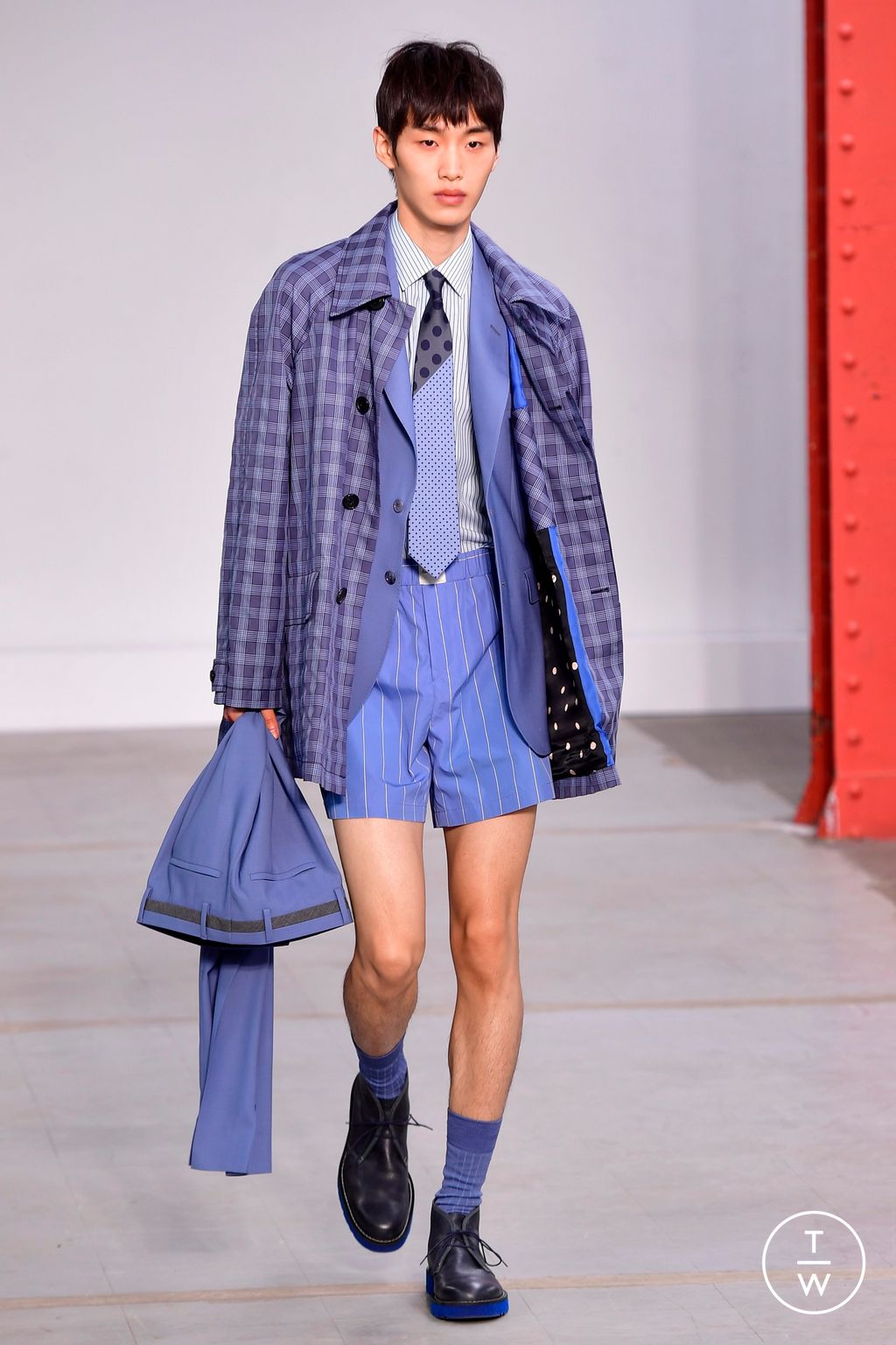 Fashion Week Paris Spring/Summer 2024 look 15 from the Paul Smith collection menswear