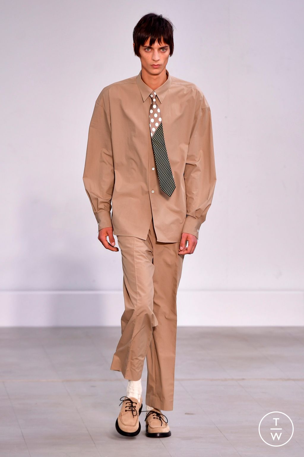 Fashion Week Paris Spring/Summer 2024 look 23 from the Paul Smith collection menswear