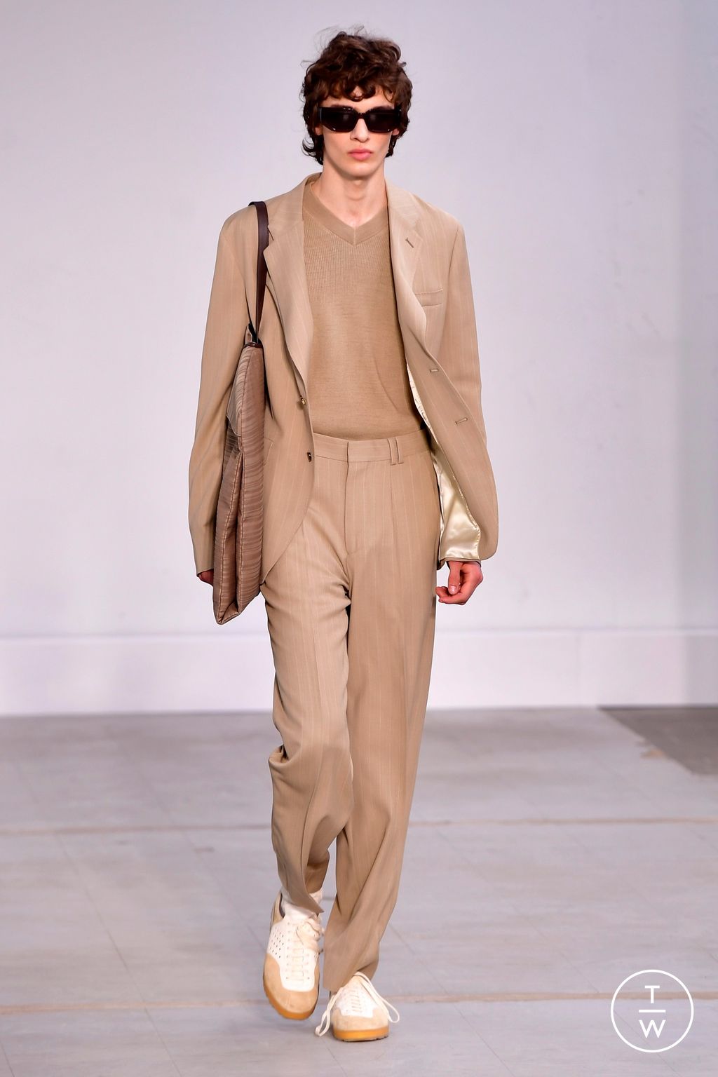 Fashion Week Paris Spring/Summer 2024 look 25 from the Paul Smith collection 男装