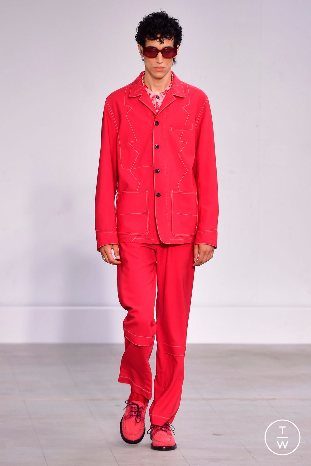 Fashion Week Paris Spring/Summer 2024 look 26 from the Paul Smith collection 男装