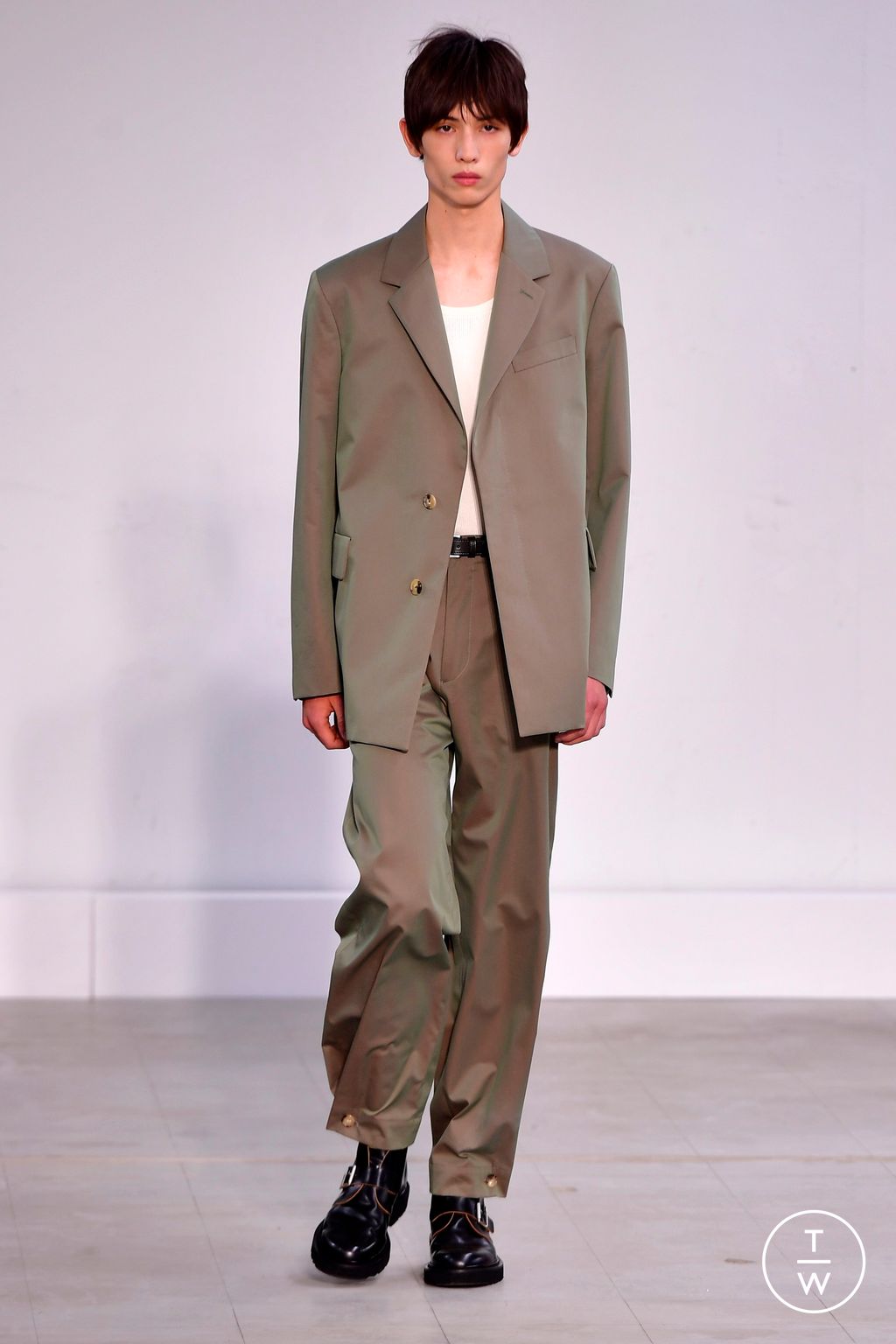 Fashion Week Paris Spring/Summer 2024 look 30 from the Paul Smith collection menswear