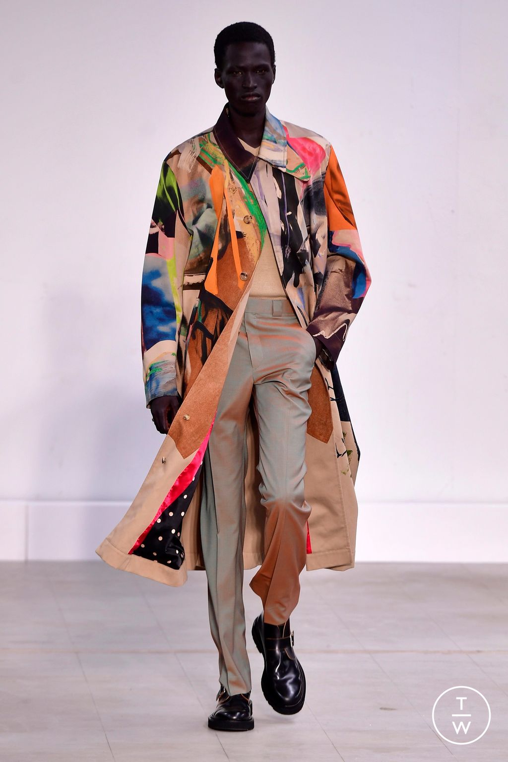Fashion Week Paris Spring/Summer 2024 look 32 from the Paul Smith collection menswear