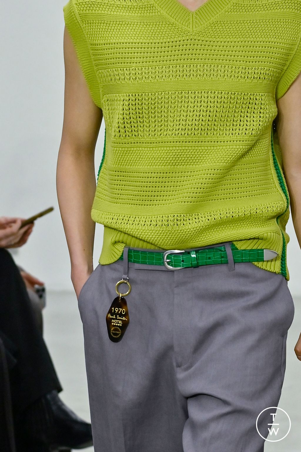 Fashion Week Milan Spring/Summer 2026 look 13 de la collection Paul Smith menswear accessories