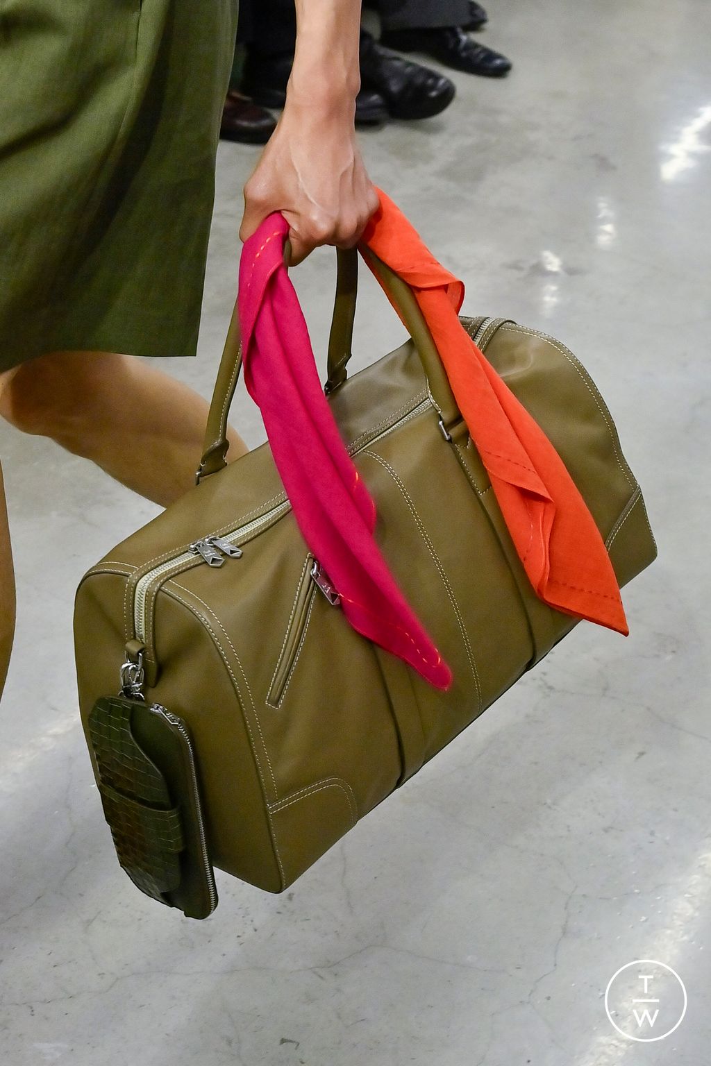 Fashion Week Milan Spring/Summer 2026 look 32 de la collection Paul Smith menswear accessories