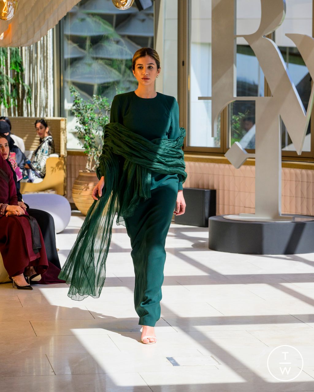Fashion Week Paris Spring/Summer 2025 look 1 from the Pavone - Saudi 100 collection 女装