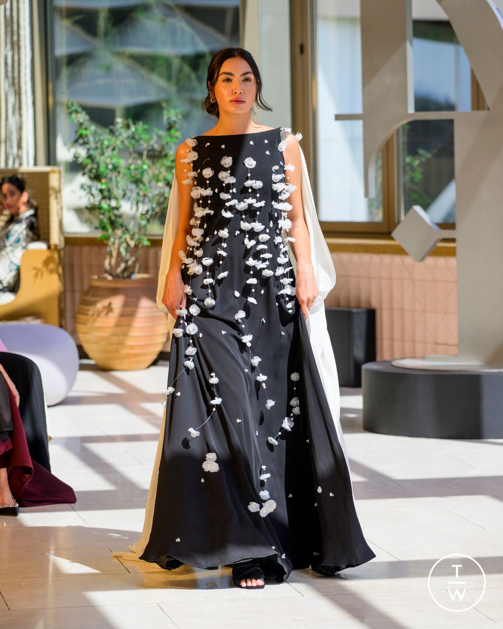 Fashion Week Paris Spring/Summer 2025 look 2 from the Pavone - Saudi 100 collection 女装