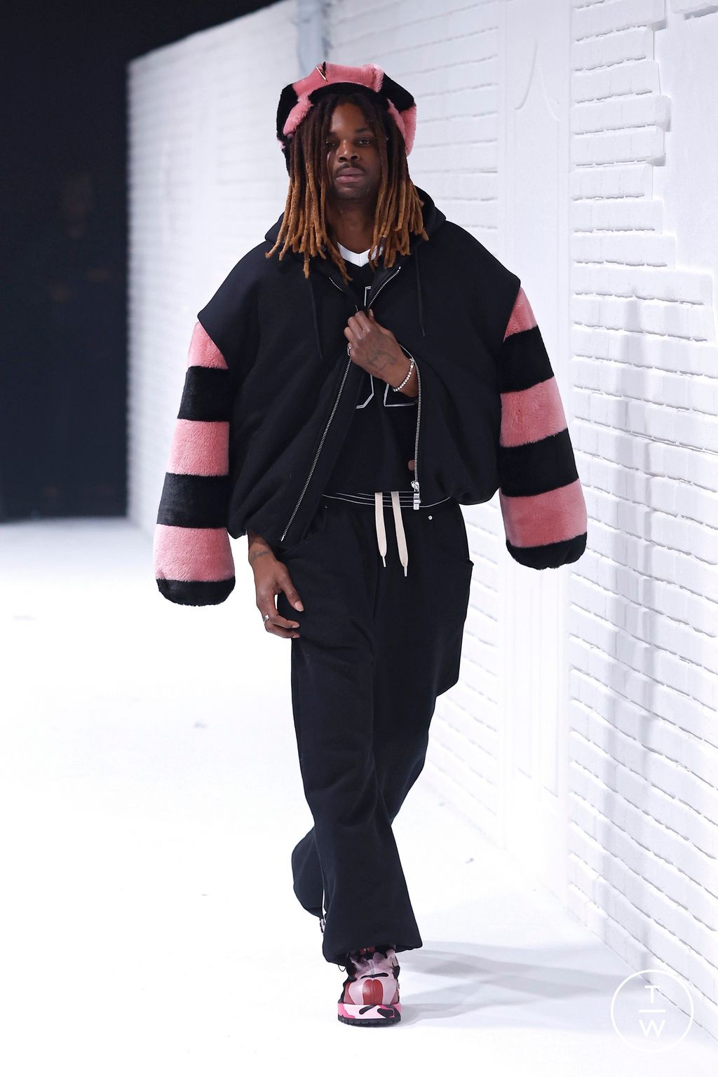 Fashion Week Milan Fall/Winter 2025 look 16 from the PDF collection 男装