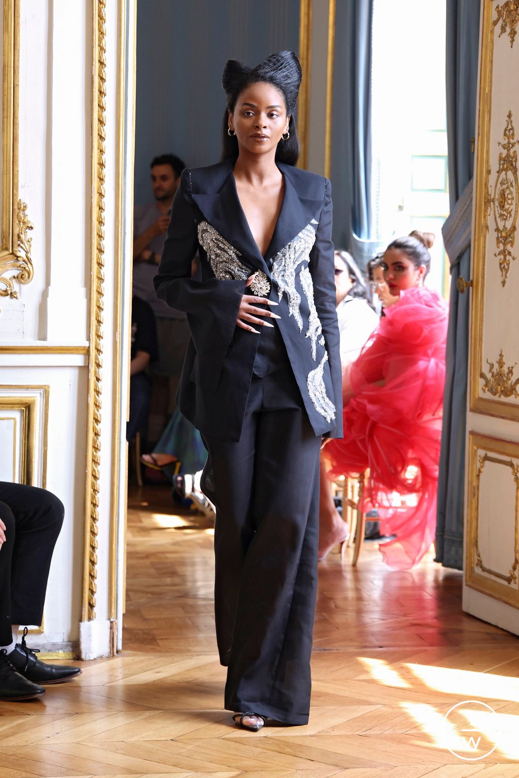 Fashion Week Paris Fall/Winter 2024 look 17 from the Peet Dullaert collection couture