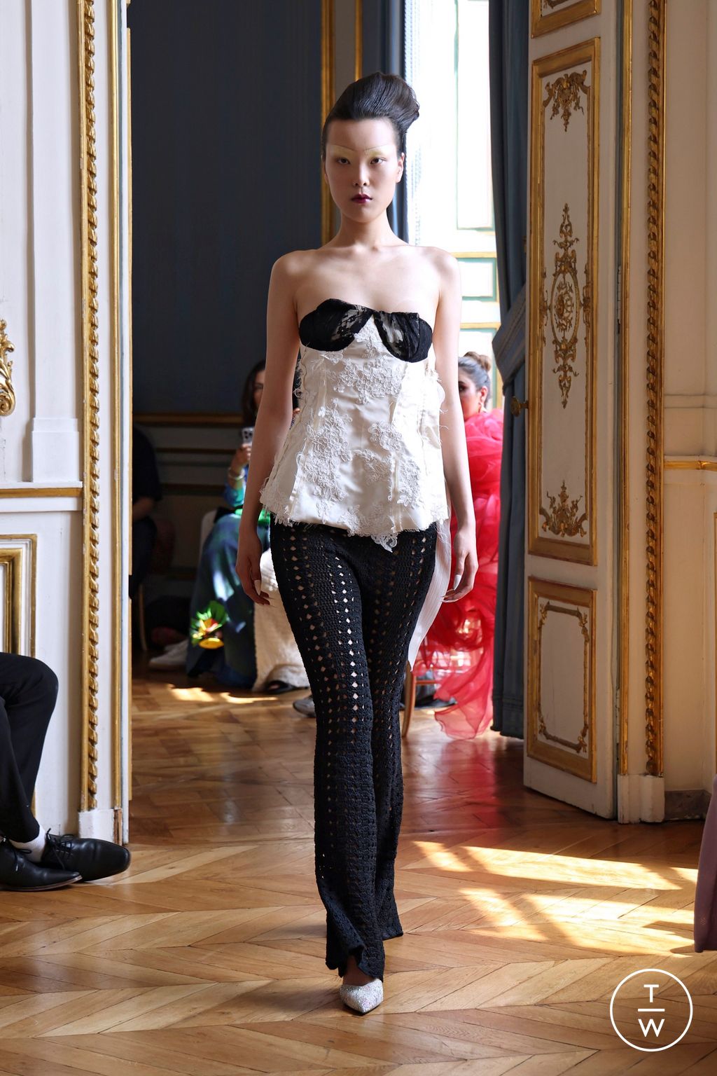 Fashion Week Paris Fall/Winter 2024 look 23 from the Peet Dullaert collection couture