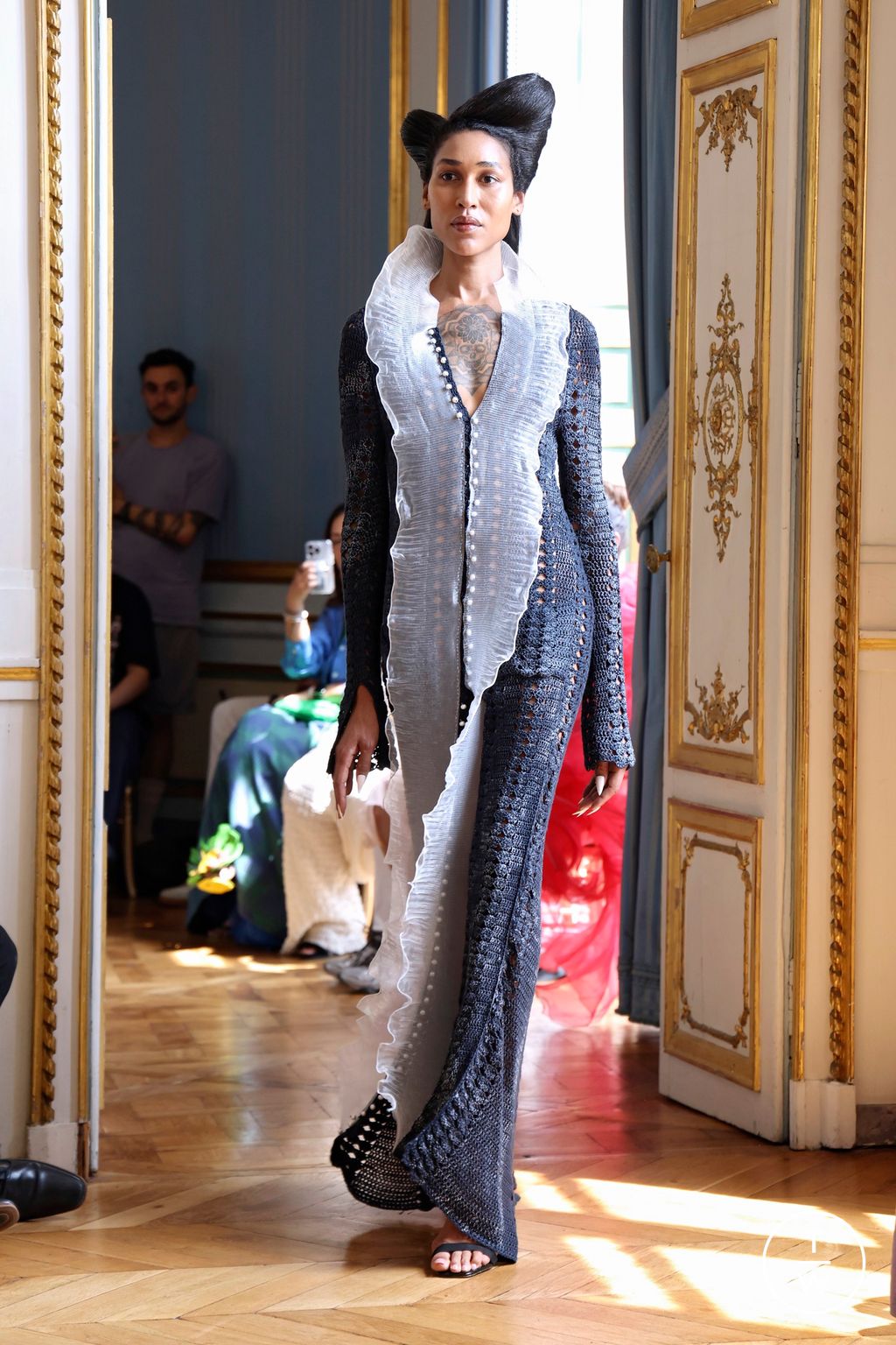 Fashion Week Paris Fall/Winter 2024 look 26 from the Peet Dullaert collection couture