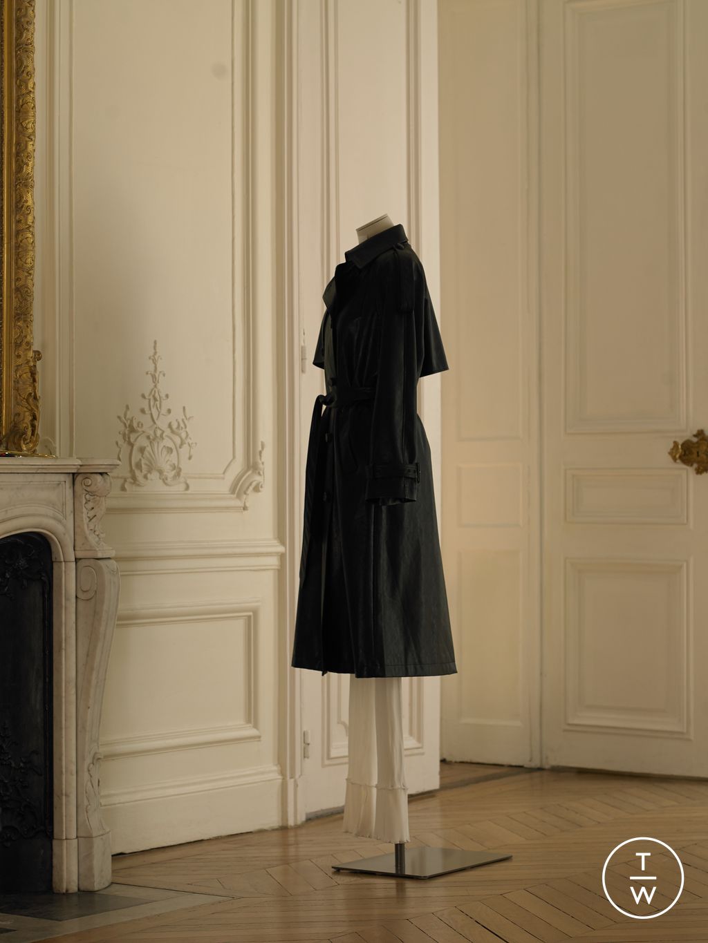 Fashion Week Paris Fall/Winter 2022 look 38 de la collection Peet Dullaert couture