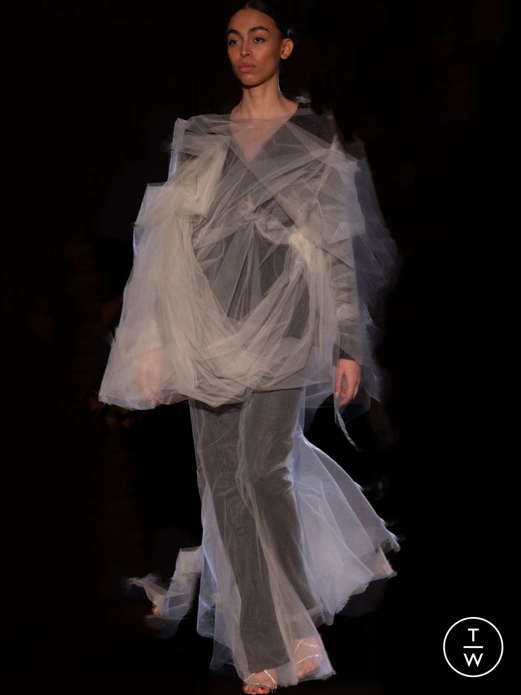 Fashion Week Paris Spring/Summer 2023 look 20 from the Peet Dullaert collection couture