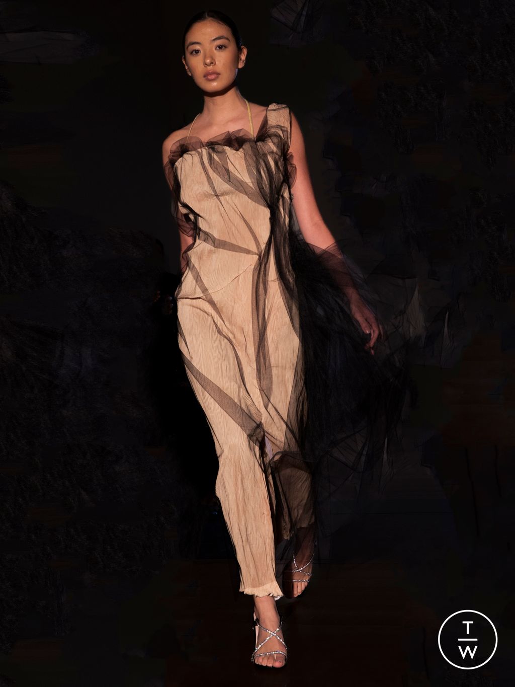 Fashion Week Paris Spring/Summer 2023 look 21 from the Peet Dullaert collection couture