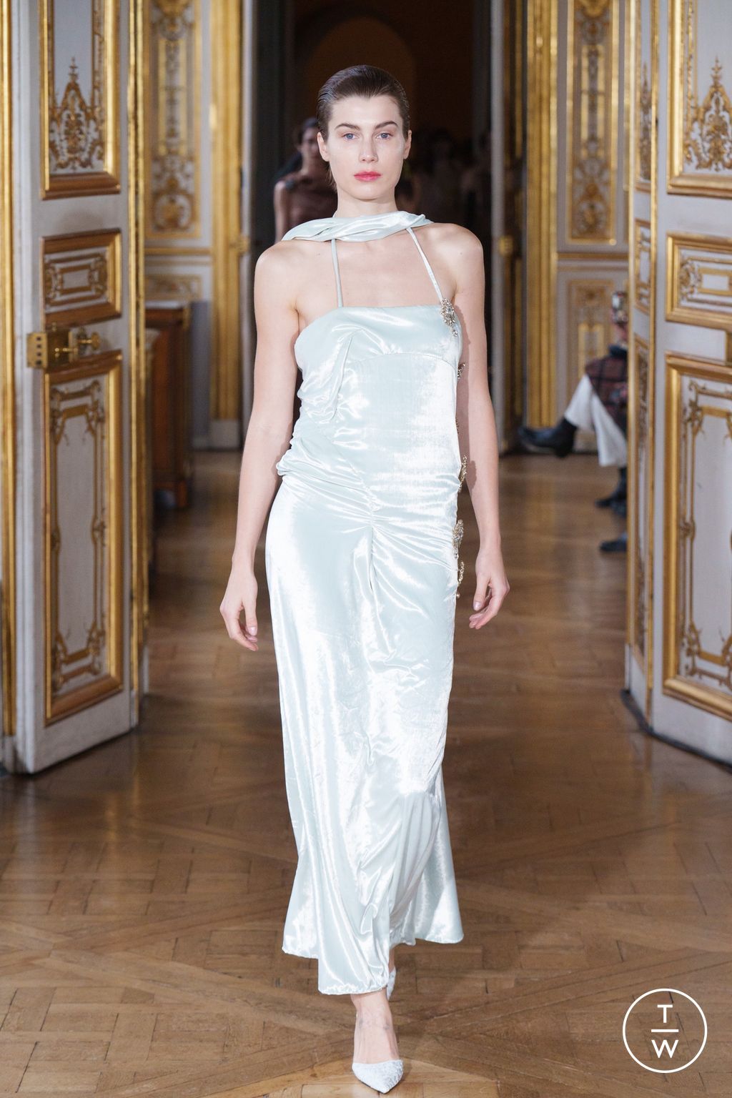Fashion Week Paris Spring/Summer 2024 look 17 from the Peet Dullaert collection couture
